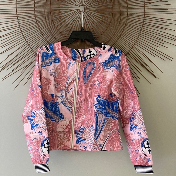 Blazer - Picture 1 of 2